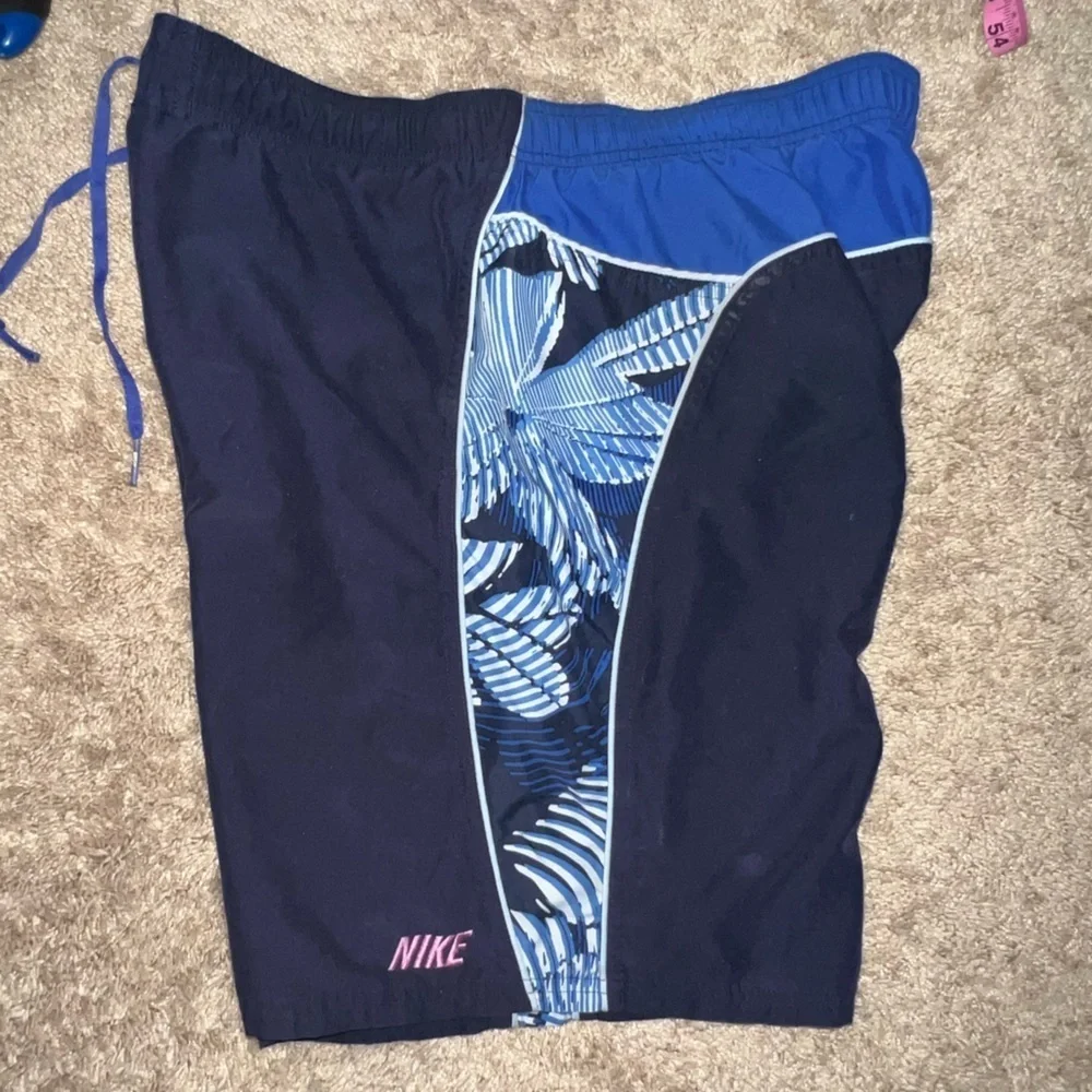 Nike Swim Trunks Vintage Navy Floral Print Swoosh Logo Swim Trunks Size Large